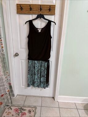Sleeveless Black Tank Dress with Mint Leaf-Print Skirt